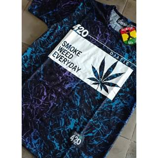 เสื้อยืด ลายควันวัชพืช 420 วัน