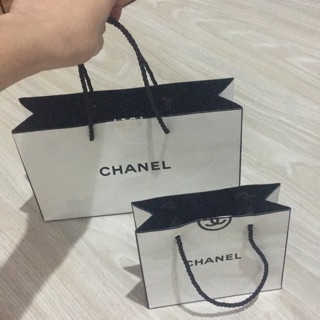 ถุงกระดาษ CHANEL 2ใบ