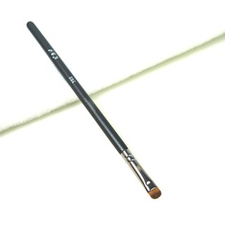 Picasso Pony 302 detail eye shadow brush press upper and lower eye tail concealer makeup brush