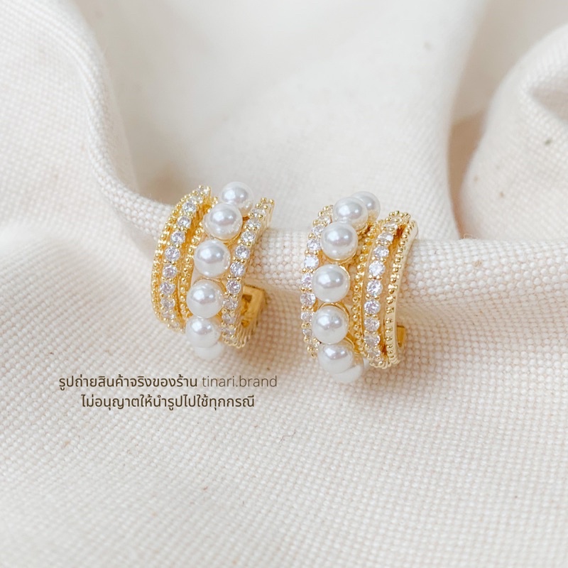 ภาพหน้าปกสินค้าFAV TINARI 7 earrings hoops gold diamond ต่างหู ไข่มุก ออกงาน ของขวัญ คริสต์มาส ปีใหม่