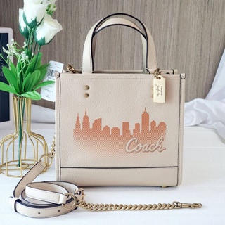 🎀 (สด-ผ่อน) กระเป๋า 8.5 นิ้ว งาน Shop สีครีม COACH C6494 Coach X Jennifer Lopez Dempsey Tote 22 With Nyc Skyline