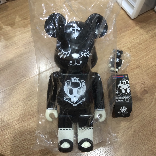 berbrick-bearbrick-400-100-medicom-lolita-chrome-hearts-halloween-2002-kaws-bape