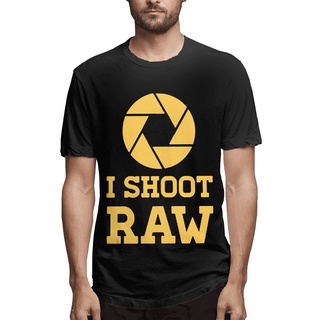 เสื้อยืด พิมพ์ลาย I Shoot Raw Photographer สีดํา แบบมืออาชีพ สําหรับถ่ายภาพ