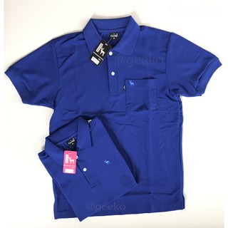 สินค้า polo shirt คอปกสีน้ำเงินเข้ม แขนสั้น สีพื้นแบบชาย เป็นทรงตรงมาตรฐาน มีกระเป๋าที่หน้าอก Men Polo Shirts