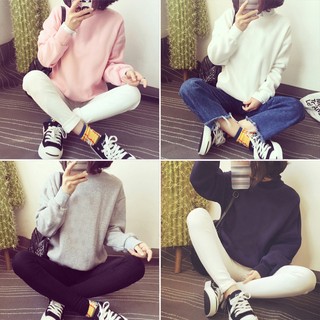 พร้อมส่งสีดำ m Preorder  Sweater คอกลม