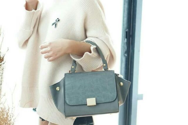 celine-mini-trapeze-handbag