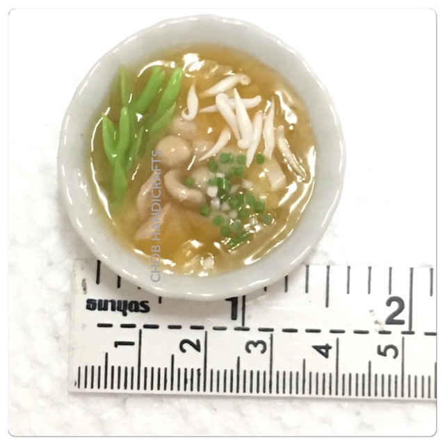 อาหารจิ๋ว-ก๋วยเตี๋ยวลูกชิ้นน้ำใสชามจิ๋ว-โมเดลอาหารไทยจิ๋ว-miniature-thai-food-model