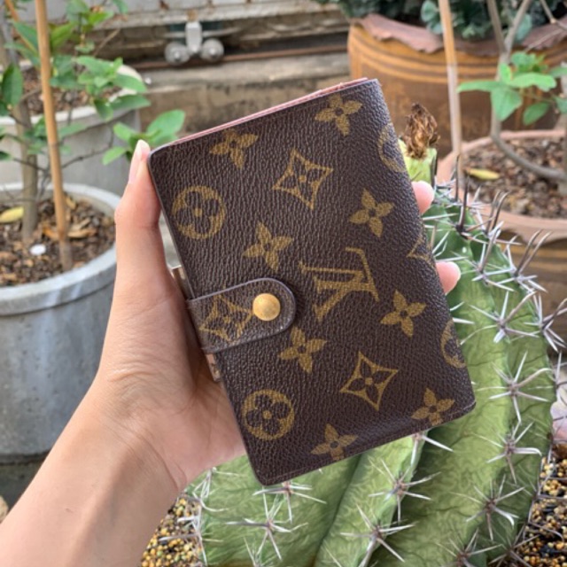 LV kisslock wallet