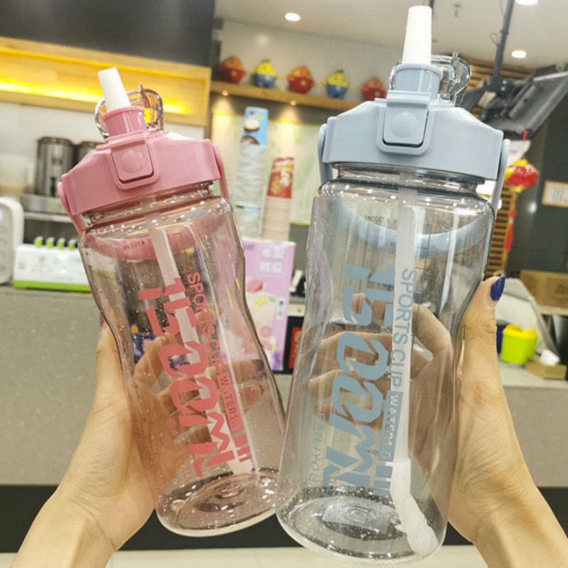 ภาพหน้าปกสินค้าขวดน้ำพลาสติกความจุขนาดใหญ่ 1500ml จากร้าน hwship บน Shopee