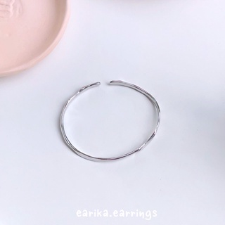 earika.earrings - silver rough bangle กำไลข้อมือเงินแท้ปรับขนาดได้ เหมาะสำหรับคนแพ้ง่าย