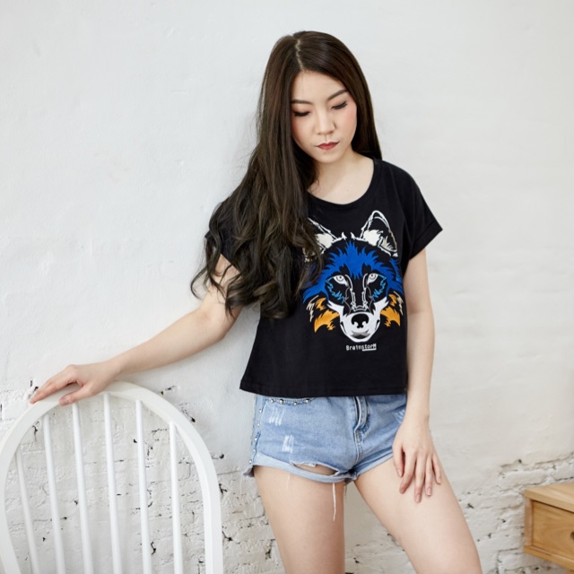 เสื้อครอป-crop-top-แขนสั้น-ปักลายหมาป่า-ผ้านุ่ม-cotton-100