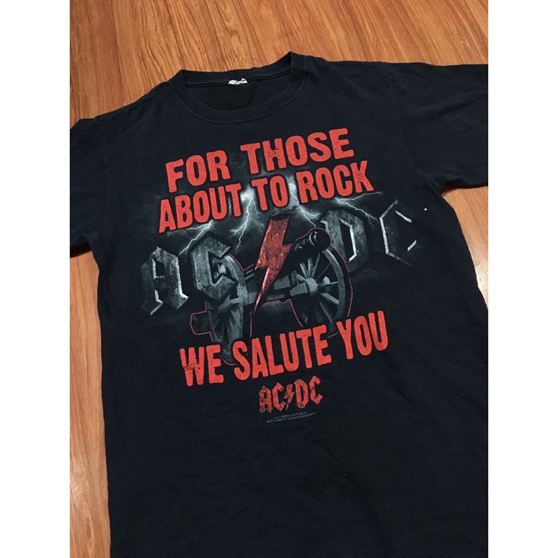 เสื้อยืดผ้าฝ้ายพิมพ์ลายขายดี-เสื้อวงมือสอง-acdc-เอซีดีซี-2011-size-s-มือ2