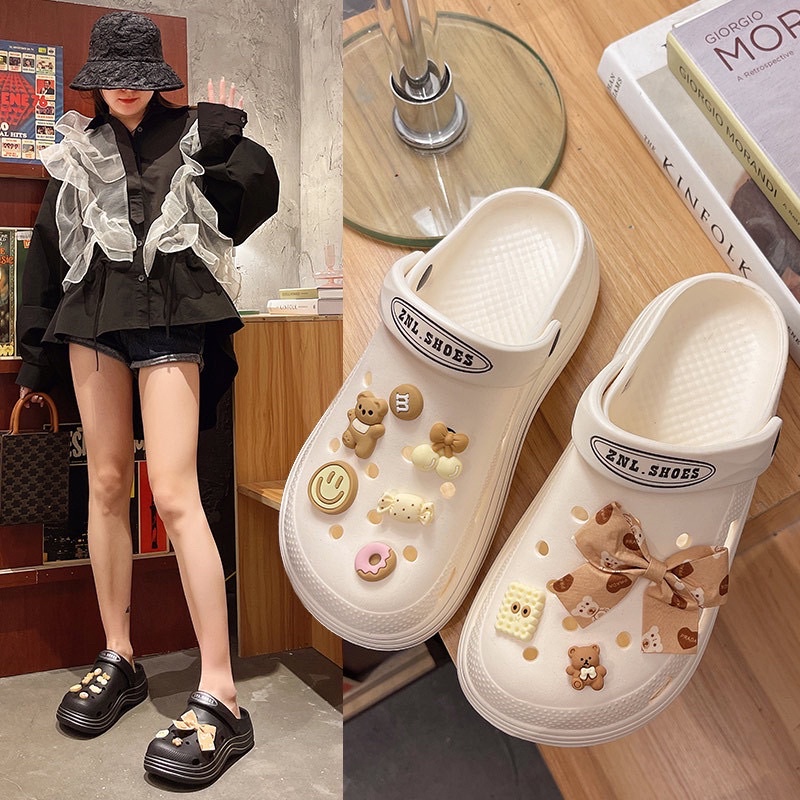 ภาพสินค้าพร้อมส่ง รองเท้าสไตล์เกาหลี รองเท้าหัวโต แบบสวมรัดส้น ลายน้องหมี พื้นสูง 4 ซม. พื้นนิ่ม จากร้าน plaikhemshop บน Shopee ภาพที่ 4