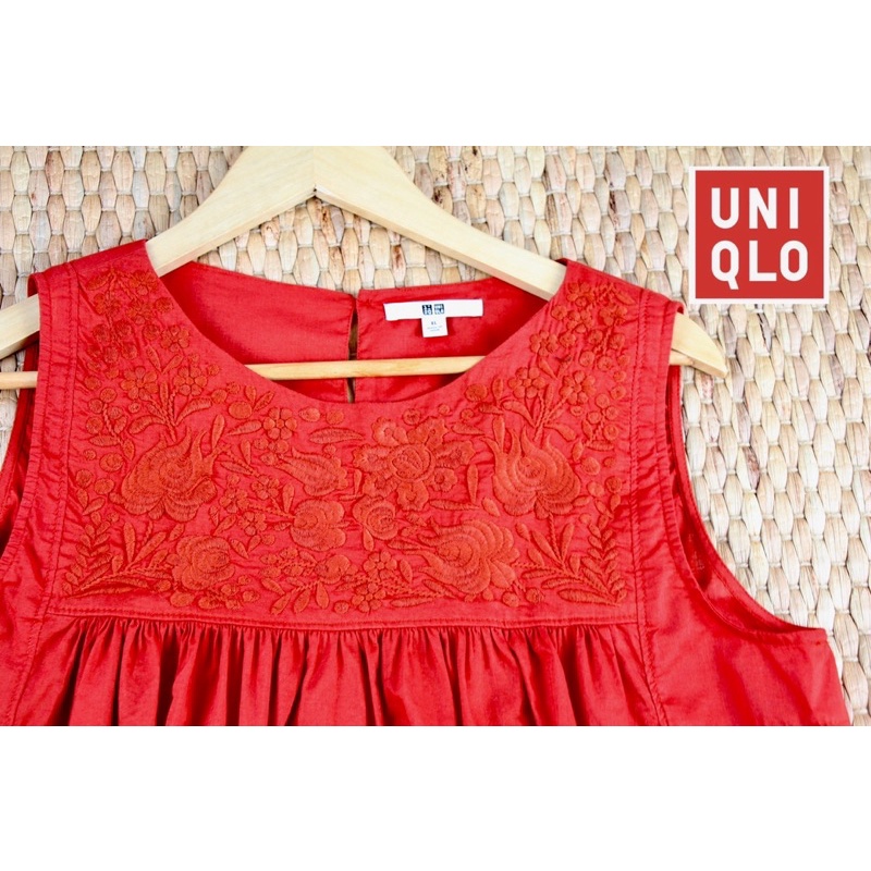 uniqlo-x-cotton-ปักแน่นสีแดงสวย-x-size-xl-อก-42-ยาว-26-สวยใหม่ไร้ตำหนิ