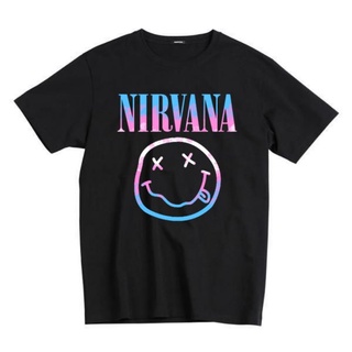 T-shirt  Nirvana เสื้อหน้ายิ้ม สีรุ้ง / เสื้อวง / เสื้อโลหะ / เสื้อร็อค / เสื้อเชิ้ต โคเบนS-5XL