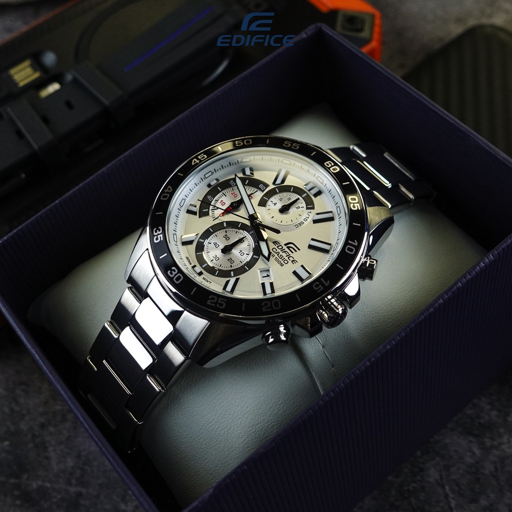 นาฬิกาข้อมือ Casio Edifice Chronograph รุ่น EFV-550D-7AV หน้าปัดขาว ...