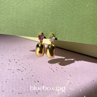 ต่างหู bluebox gold-drop earring 💖🤍2 color pink / white ต่างหูตุ่มที่เก๋ luxury แมทกับชุดแล้วเต็มแน่นอน