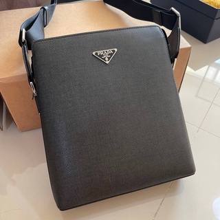 New PRADA SAFFIANO MAN BAG  🔥Rare item งานสวยมาก เป็นหนังเเท้ทังใบ