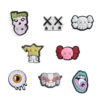 กระดุมติดรองเท้า Crocs Jibbitz Pins KAWS