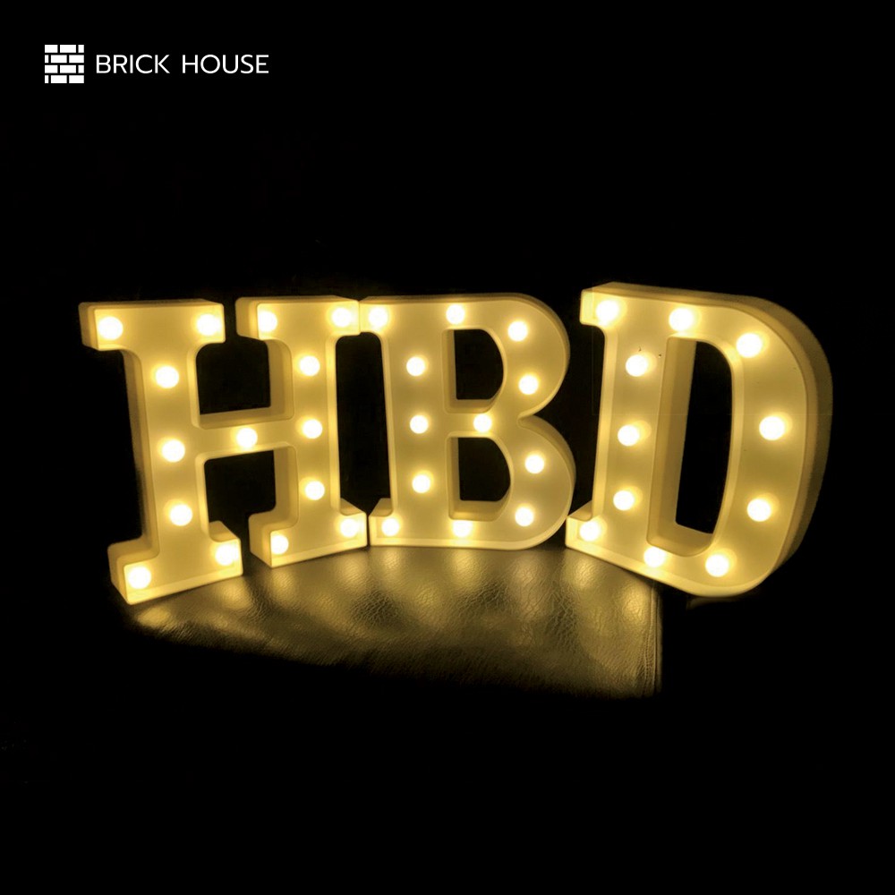 ภาพหน้าปกสินค้าBRICK HOUSE ไฟตัวอักษรภาษาอังกฤษ / ไฟประดับตกแต่ง LED Light Up Letter ( HBD ) ( 3 ตัวอักษร )