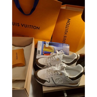 Louis Vuitton แท้ รุ่น Run away แท้  ไม่เคยใส่ size 37อปก.ครบ ใบเสร็จเเท้  12/4/2022  พร้อม ถุงผ้า ถุงกระดา