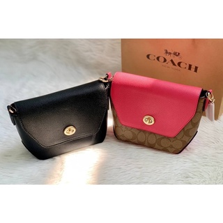 กระเป๋าสะพายแบบครอสบอดี้ร์ COACH KARLEE CROSSBODY BAG