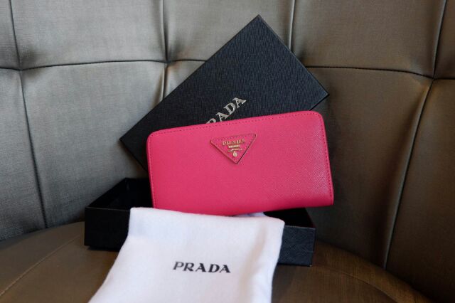 prada-แท้-outlet