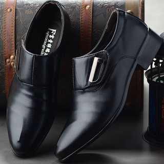 ภาพขนาดย่อของสินค้ารองเท้าหนัง PU สีดำสไตล์เกาหลีสำหรับผู้ชาย
