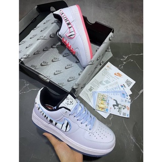 รองเท้าลำลอง Nike Air Force One งาน High endรับประกันสินค้าตรงปกสินค้ามีพร้อมกล่องใบเสร็จใบเซอ