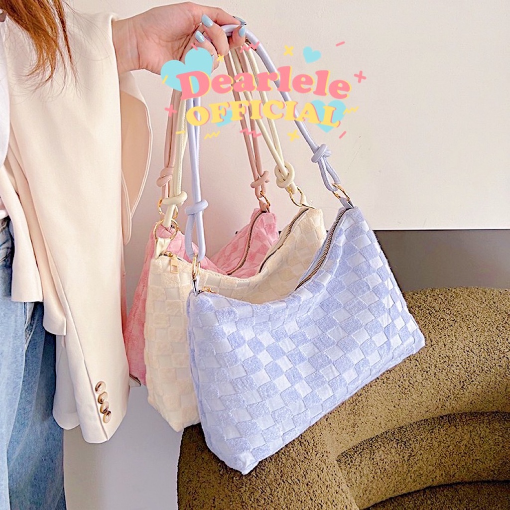 ทักแชทสอบถามสต๊อคก่อนกดสั่งซื้อ-pierre-bag-กระเป๋ารุ่นนี้ออกแบบให้ละมุนแต่งขนเพิ่มความน่ารัก