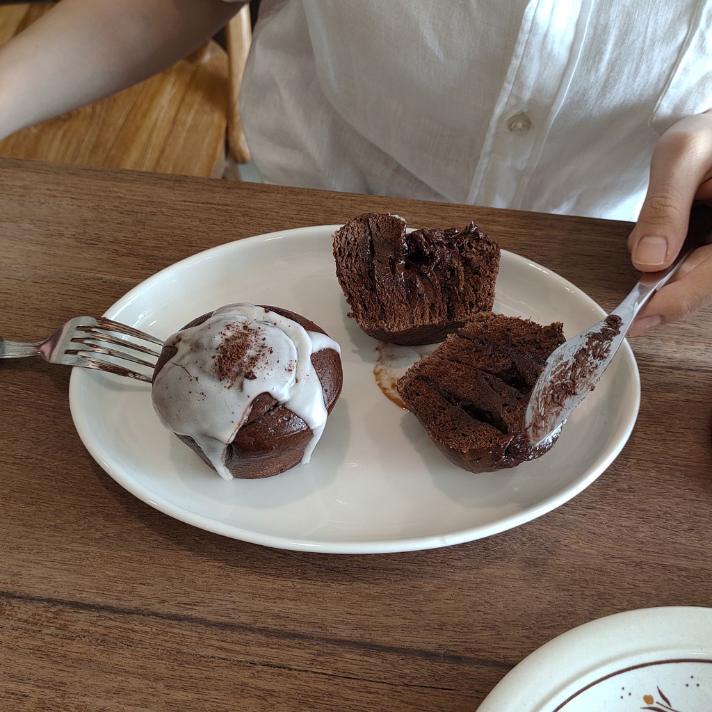 chocolate-roll-ขนมปังช็อคโกแลตโรล