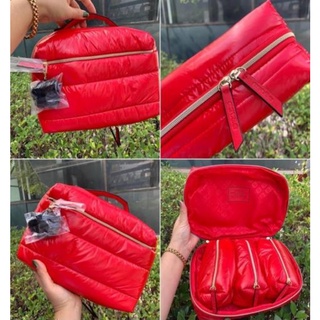 - กระเป๋า Estee Lauder ผ้าสังเคราะห์สีแดง    ขนาด กว้าง x ยาว x หนา : 21.5x30x 10 cm ได้สินค้า 4ชิ้นตามภาพนะค่ะ
