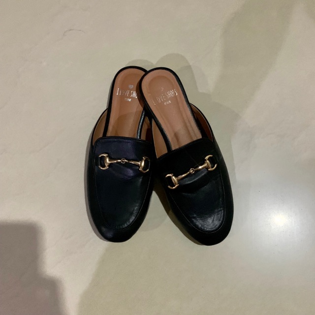 black-shoes-korea-fashion