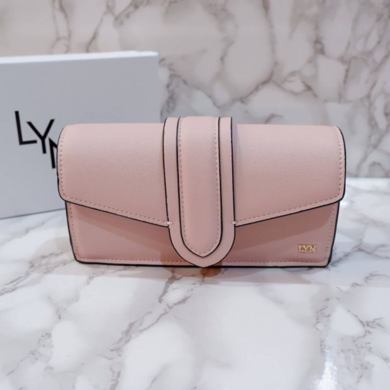 lyn-around-มาใหม่แล้วจ้าาากระเป๋าcrossbody-แท้-สีเรียบๆ