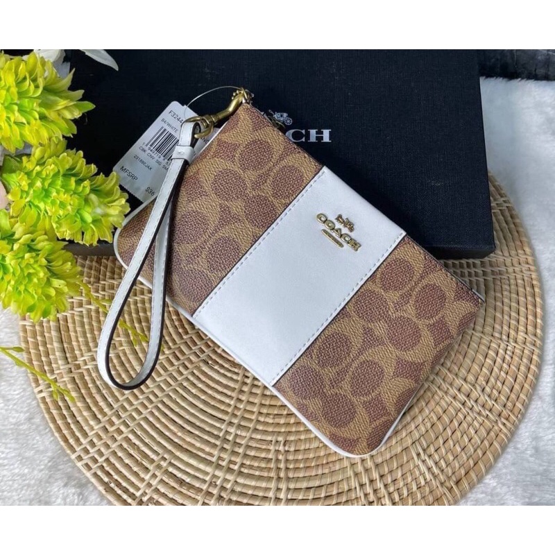 coach-f32445-small-wristlet-signature-canvas