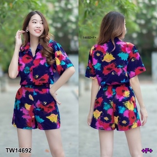 TW14692 Set 2 ชิ้น เสื้อเชิ้ตฮาวาย กระดุมหน้า แขนสั้น มากับกางเกงขาสั้น เอวยางยืดหลัง มีกระเป๋าล้วงข้าง ผ้าไหมอิตาลี FF