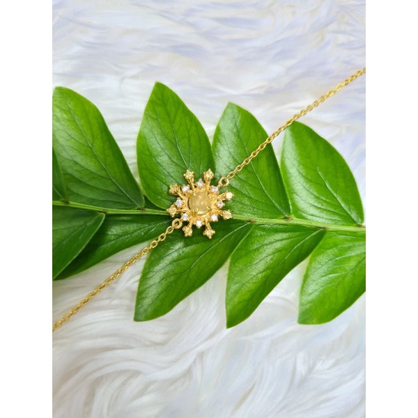 สร้อยข้อมือเงินชุบทอง-พลอยบุษราคัม-และแซฟไฟร์สีม่วง-ล้อมด้วยเพทายเม็ดเล็กและบุษรา