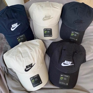 ภาพหน้าปกสินค้าหมวก Nike ของแท้ พร้อมส่ง มาพร้อมป้าย Tag และถุงใส่ หมวกแก๊ป ของแท้ แน่นอน 100 % ซึ่งคุณอาจชอบราคาและรีวิวของสินค้านี้