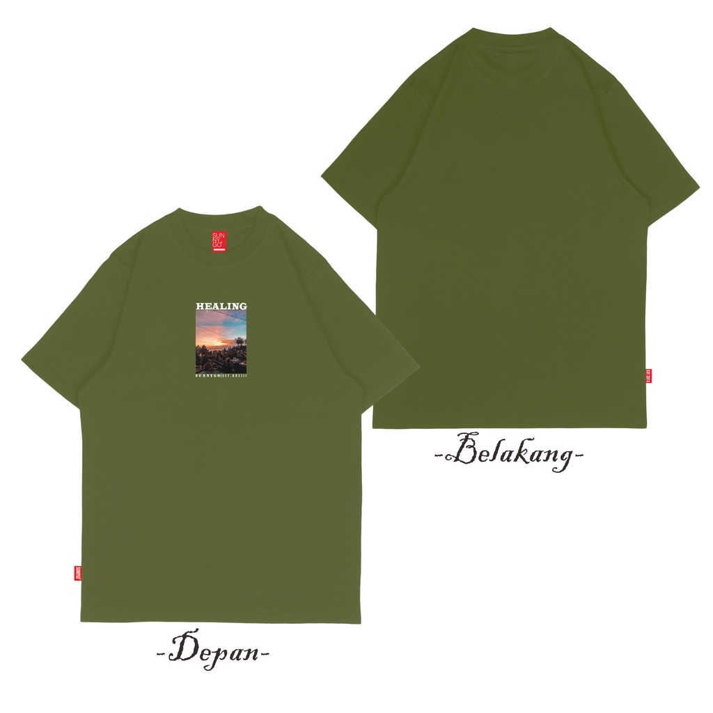 คอลูกเรือเสื้อยืดคอกลมsunnygo-เสื้อยืดลําลอง-แขนสั้น-คอกลม-พิมพ์ลาย-healing-in-the-beach-maroon-burgundy-yellow-mustad-b