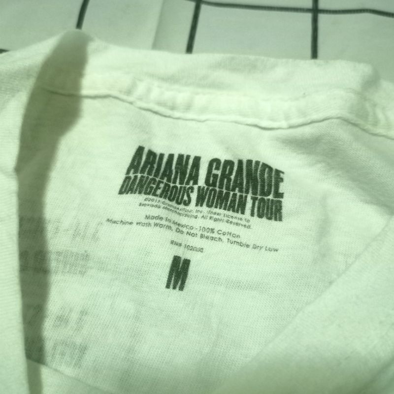 เสื้อยืด-ariana-grande