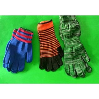 ถุงมือไหมพรมแบบยาวและแบบข้อสั้น ความยาวประมาณ 20.5,23.5,30 cm. ถุงมือใส่ทำงานในไร่และทำงานทั่วไป