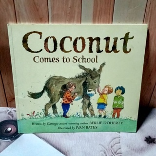 หนังสือปกอ่อน Coconut Comes to School มือสอง