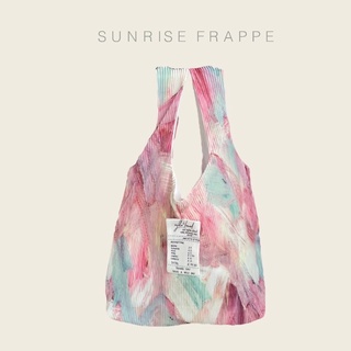 ภาพหน้าปกสินค้าWyllabrand กระเป๋าผ้าพลีท Sunrise Frappe ซึ่งคุณอาจชอบราคาและรีวิวของสินค้านี้