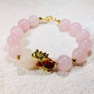 หินมงคล หินนำโชคลาภ ความรัก โรสควอตซ์ Rose Quartz พร้อมปี่เซียะสีแดง