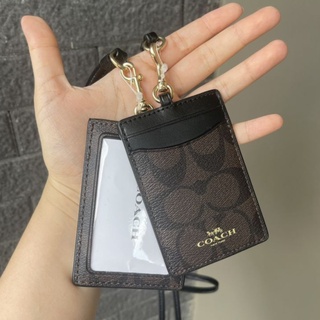 🎀สายคล้องบัตร สีน้ำตาลเข้ม ลายซี สายดำ COACH F63274 SIGNATURE LANYARD ID CASE BROWN/BLACK/LIGHT GOLD