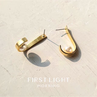 First Light Morning : Jay Pearl Earrings  ต่างหูแป้น ต่างหูมุก ต่างหูมินิมอล