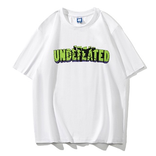 [S-5XL] เสื้อยืดแขนสั้น คอกลม ทรงหลวม พิมพ์ลายตัวอักษร Undefeated Unbeaten Five Bars สีคอนทราสต์ สําหรับผู้ชาย และผู้หญิ