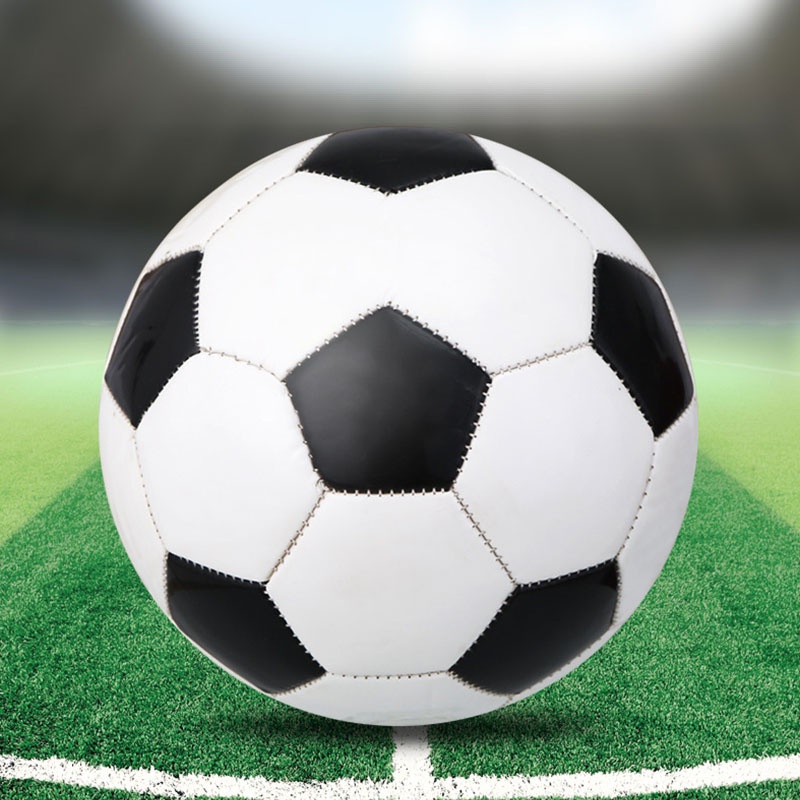 ภาพหน้าปกสินค้าLOCO FISH ลูกฟุตบอลขาวดำ4 ฟุตบอลมีความทนทาน ฟุตบอล ราคา ถูก ฟุตบอลเด็ก ลูกฟุตบอลขาวด ลูกบอลเบอร์4