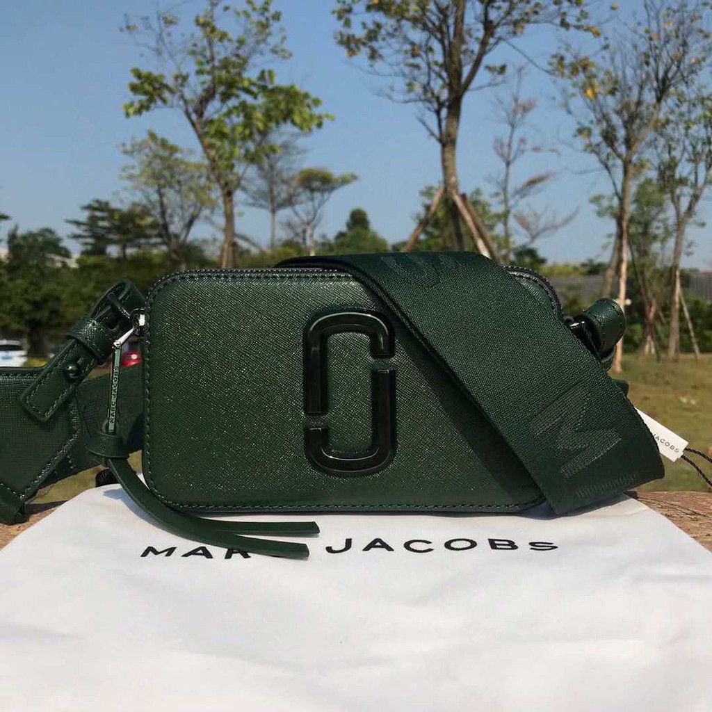 แท้ กระเป๋าMarc Jacobs Snapshot สี Olive Green