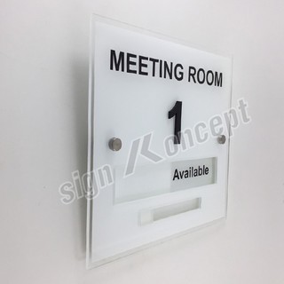 ป้ายห้องประชุม มีช่องแสดงสถานะ ว่าง-ไม่ว่าง รหัส MT-031